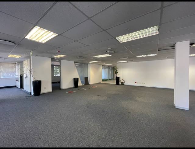 332M² OFFICE TO LET IN SANDTON CENTRAL